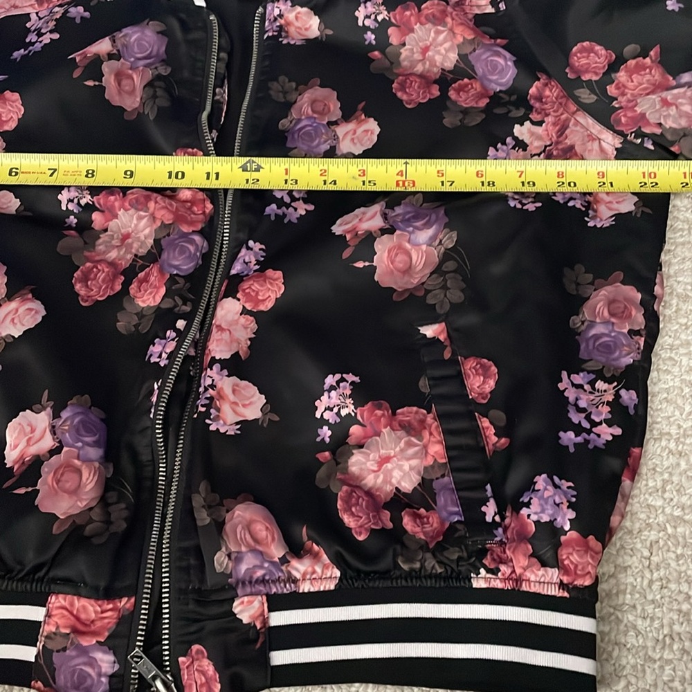 Women’s Arizona Jeans Black and Pink Red Bomber Jacket with Floral Design Size L - Picture 6 of 9